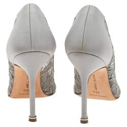 مملوكة مسبقًا حذاء كعب عالي مانولو بلانيك  هانغيسي ساتان ودانتيل رصاصي مقدمة مدببة مقاس 38.5