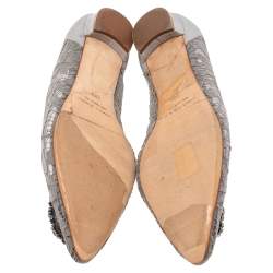 Pre Owned حذاء باليرينا فلات مانولو بلانيك هانغيسي دانتيل رصاصي مقاس 40.5