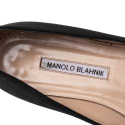 Pre Owned حذاء فلات مانولو بلانيك ساتان أسود مزخرف كريستال مقدمة مدببة مقاس 38