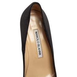 مملوكة مسبقًا Manolo Blahnik Black Satin Hangisi Pumps Size 34.5