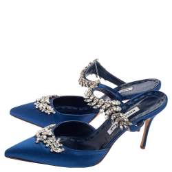 مملوكة مسبقًا Manolo Blahnik Blue Satin Lurum Crystal Embellished Pointed Toe Sandals Size 41