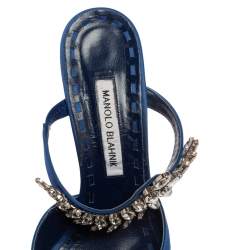 مملوكة مسبقًا Manolo Blahnik Blue Satin Lurum Crystal Embellished Pointed Toe Sandals Size 41