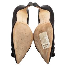 Pre Owned حذاء كعب عالي مانولو بلانيك إبزيم مزخرف كريستال ساتان أسود مقاس 36