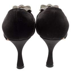 Pre Owned حذاء كعب عالي مانولو بلانيك إبزيم مزخرف كريستال ساتان أسود مقاس 36