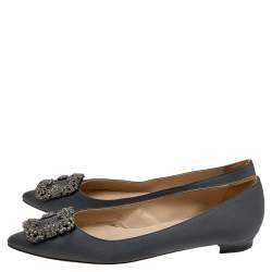 Pre Owned حذاء باليرينا فلات مانولو بلانيك هانغيسي ساتان رصاصي مقاس 37