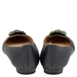 Pre Owned حذاء باليرينا فلات مانولو بلانيك هانغيسي ساتان رصاصي مقاس 37