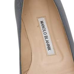 Pre Owned حذاء باليرينا فلات مانولو بلانيك هانغيسي ساتان رصاصي مقاس 37