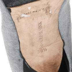 مملوكة مسبقًا Manolo Blahnik Grey/Black Suede And Patent Leather Button Embellished Pointed Toe Pumps Size 38.5