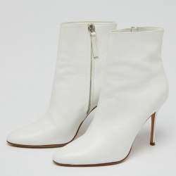 مملوكة مسبقًا Manolo Blahnik White Leather Ankle Boots Size 36.5