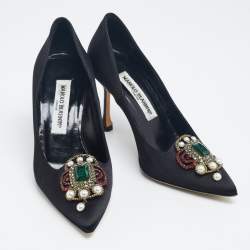 Pre Owned Manolo Blahnik Black Satin Embellished Pointed Toe  Pumps Size 35.5
