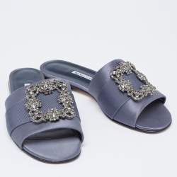 Pre Owned حذاء سلايدز مانولو بلانيك فلات مارتامود ساتان رصاصي - أزرق مقاس 38