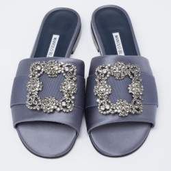 Pre Owned حذاء سلايدز مانولو بلانيك فلات مارتامود ساتان رصاصي - أزرق مقاس 38