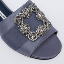 Pre Owned حذاء سلايدز مانولو بلانيك فلات مارتامود ساتان رصاصي - أزرق مقاس 38