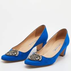 مملوكة مسبقًا حذاء كعب عالي مانولو بلانيك أوكاتو ساتان أزرق مزخرف كريستال مقاس 39