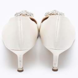 Pre Owned حذاء كعب عالي مانولو بلانيك هانغيسي ساتان عاجي مقاس 39.5