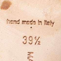 Pre Owned حذاء كعب عالي مانولو بلانيك هانغيسي ساتان عاجي مقاس 39.5