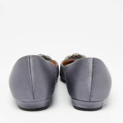 مملوكة مسبقًا Manolo Blahnik Grey Satin Hangisi Embellished Ballet Flats 38.5