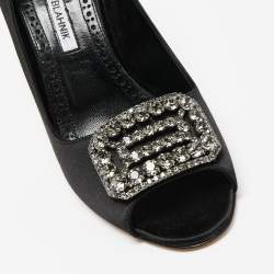 مملوكة مسبقًا Manolo Blahnik Black Satin Matik Peep Toe Pumps Size 38.5 