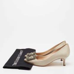 Pre Owned Manolo Blahnik Grey Satin Hangisi Pumps Size 35