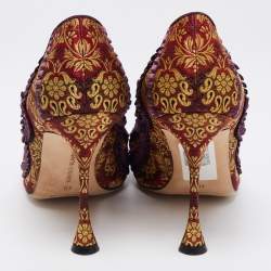 مملوكة مسبقًا حذاء كعب عالى مانولو بلانيك سليب أون بروكود قماش متعدد الألوان مقاس 38.5