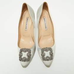 مملوكة مسبقًا حذاء كعب عالي هانغيسي مانولو بلانيك ساتان رصاصي مقاس 40