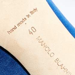 مملوكة مسبقًا Manolo Blahnik Blue Satin Hangisi Pumps Size 40