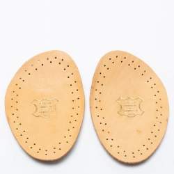 مملوكة مسبقًا حذاء كعب عالي مانولو بلانيك هانغيسي ساتان أصفر مزخرف كريستال مقاس 35.5