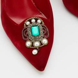 Pre Owned حذاء كعب عالي مانولو بلانيك يورفاسيا قطيفة أحمر مقدمة مدببة مقاس 38