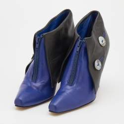 Manolo Blahnik Blue/Black Leather Pointed Toe Zipper Ankle Length Boots Size 36.5