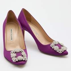 مملوكة مسبقًا Manolo Blahnik Dark Purple Satin Hangisi Crystal Embellished Pumps Size 37
