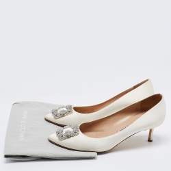 Pre Owned Manolo Blahnik Off-White Satin Hangisi Pumps Size 40.5