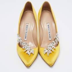 Pre Owned Manolo Blahnik Yellow Satin Embellished Nadira Pumps Size 35