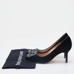 Pre Owned Manolo Blahnik Black Velvet Hangisi Crystal Embellished Pumps Size 36