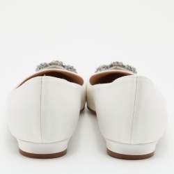 Manolo Blahnik Off White Satin Hangisi Crystal Embellished Ballet Flats Size 38