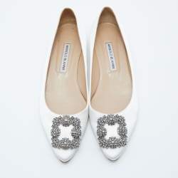 Manolo Blahnik Off White Satin Hangisi Crystal Embellished Ballet Flats Size 38
