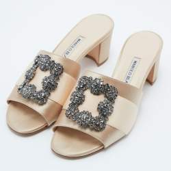 Pre Owned Manolo Blahnik Beige Satin Embellished Martanew Slide Sandals Size 38