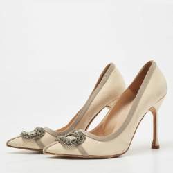 Pre Owned Manolo Blahnik Cream/Grey Satin Gotrian Pumps Size 38.5