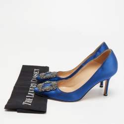 Pre Owned Manolo Blahnik Blue Satin Hangisi Crystal Embellished Pumps Size 35.5
