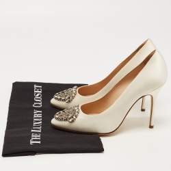 Pre Owned Manolo Blahnik White Satin Okkava Pumps Size 36.5