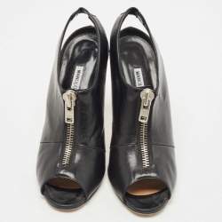 Pre Owned Manolo Blahnik Black Leather Vella Booties Size 37.5