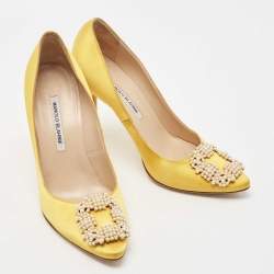 Pre Owned Manolo Blahnik Yellow Satin Hangisi Crystal Embellished Pointed Toe Pumps Size 39.5