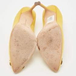 Pre Owned Manolo Blahnik Yellow Satin Hangisi Crystal Embellished Pointed Toe Pumps Size 39.5