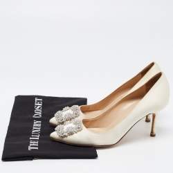 Pre Owned Manolo Blahnik White Satin Hangisi Pumps Size 37.5