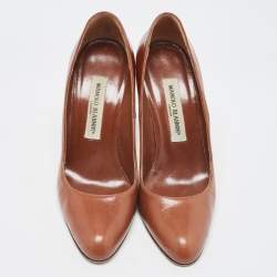 Pre Owned Manolo Blahnik Brown Leather Round Toe Pumps Size 38