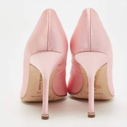 Manolo Blahnik Pink Satin Hangisi Crystal Embellished Pointed Toe Pumps Size 38