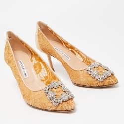 Pre Owned Manolo Blahnik Beige Lace and Satin Hangisi Crystal Embellished Pointed Toe Pumps Size 39.5