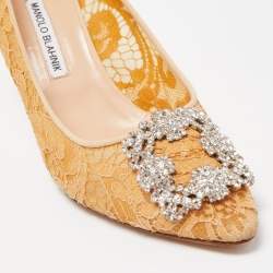Pre Owned Manolo Blahnik Beige Lace and Satin Hangisi Crystal Embellished Pointed Toe Pumps Size 39.5