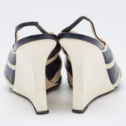 Pre Owned Manolo Blahnik Cream/Blue Leather Wedge Slingback Sandals Size 39
