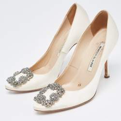 Pre Owned Manolo Blahnik Off White Satin Hangisi Pumps Size 35.5