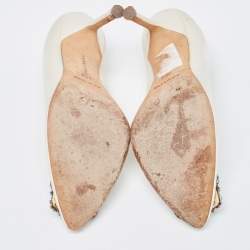 Pre Owned Manolo Blahnik Off White Satin Hangisi Pumps Size 35.5